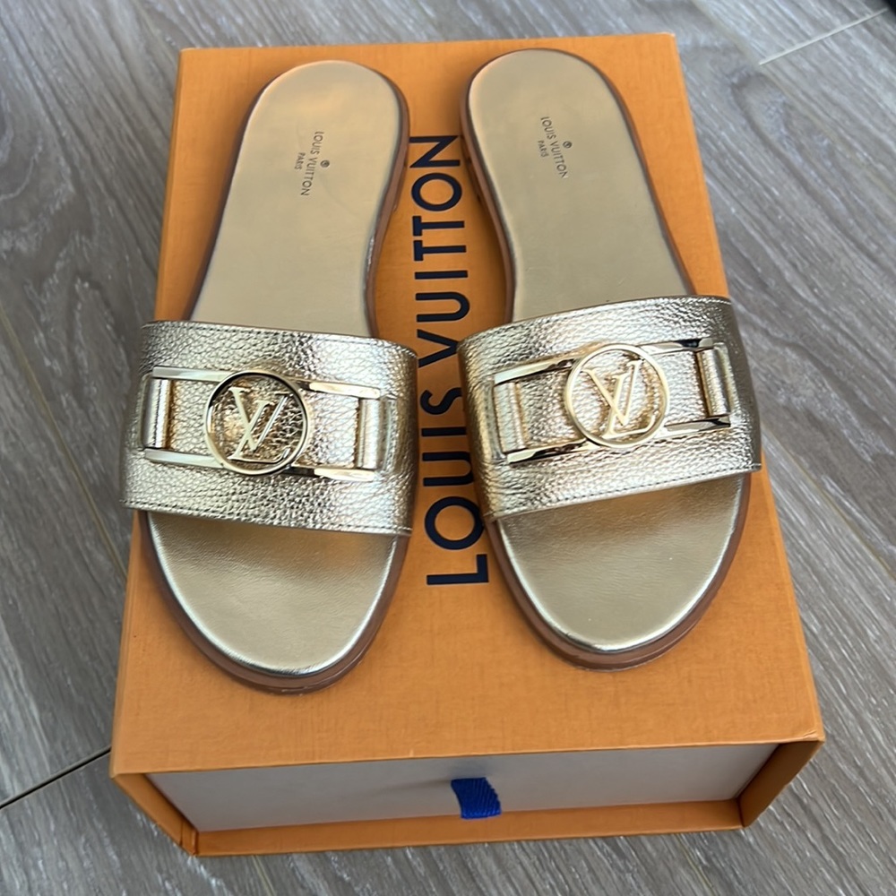 Louis Vuitton Lock It Flat Mule, size 40, Excellent condition!!!!